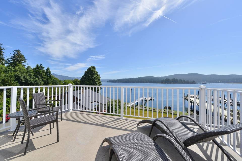 Balcony guestrooms