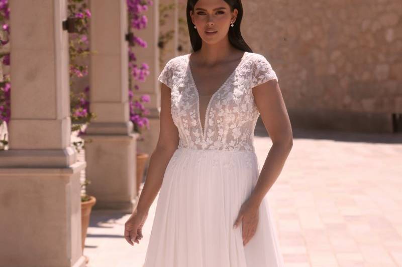 Wedding dress plus Croceus