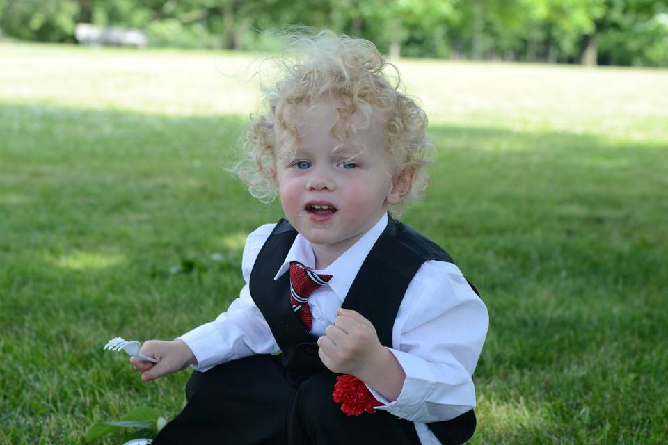Cute ring bearer Jaxtin