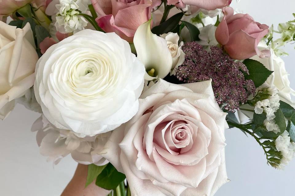 Mint and Magnolia Floral Design