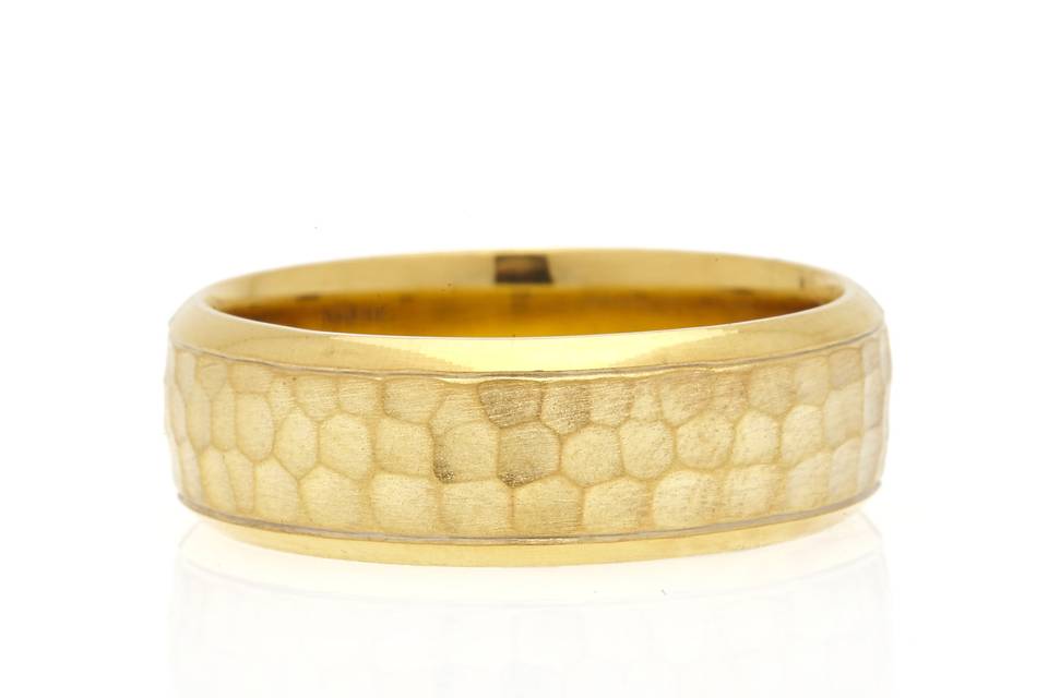 Mens band in yellow gold