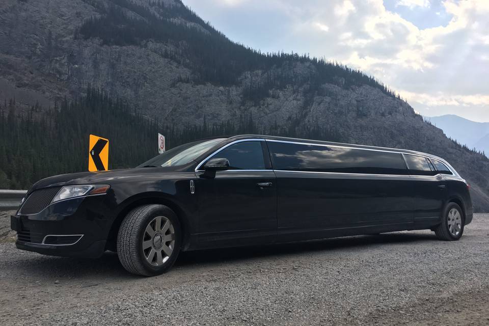 Lincoln MKT Stretch Limousine