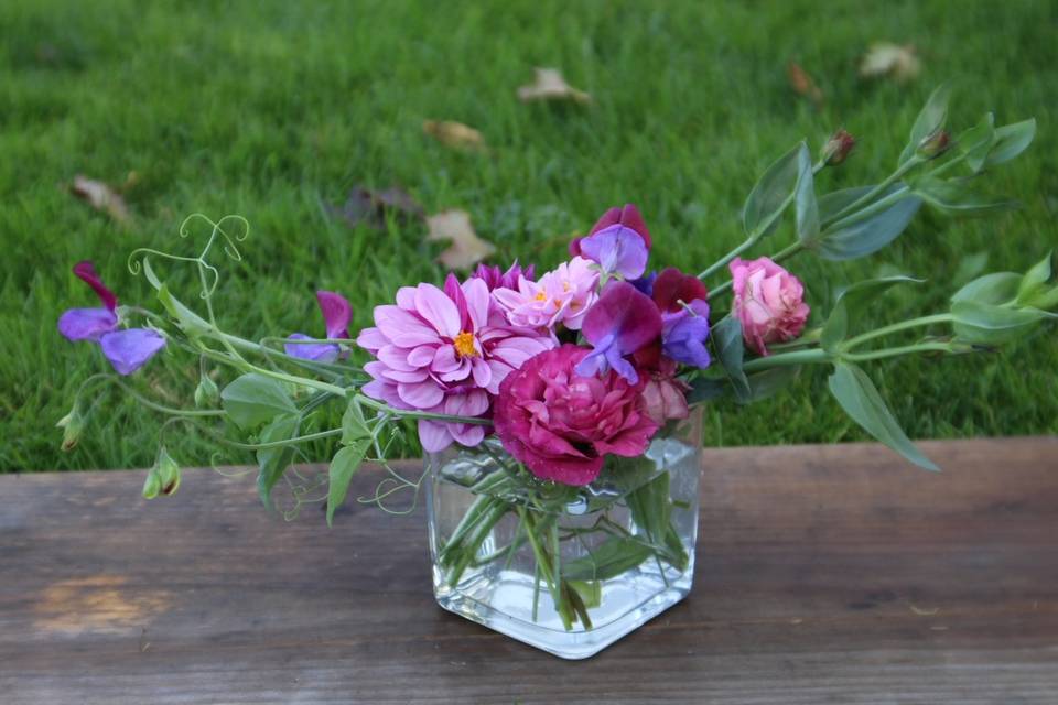 Centerpiece in pink and purple