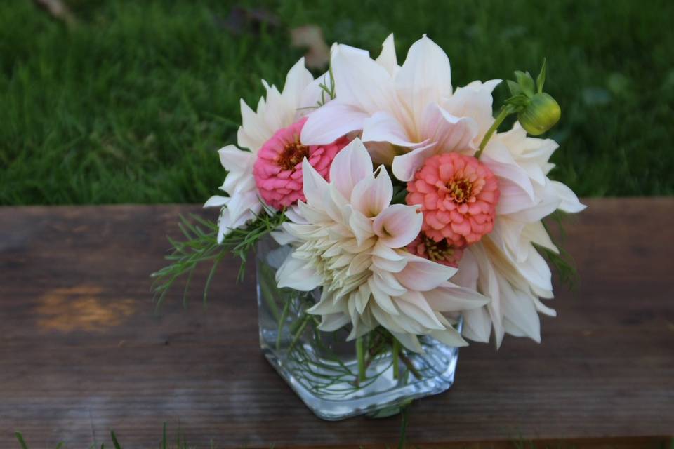 Centerpiece in cream and pink