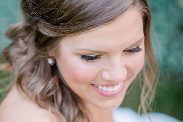 Kiss and Makeup Weddings