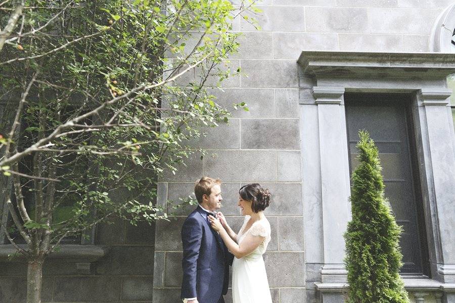 Brossard, Quebec bride and groom