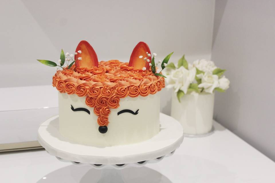 Baby shower fox cake