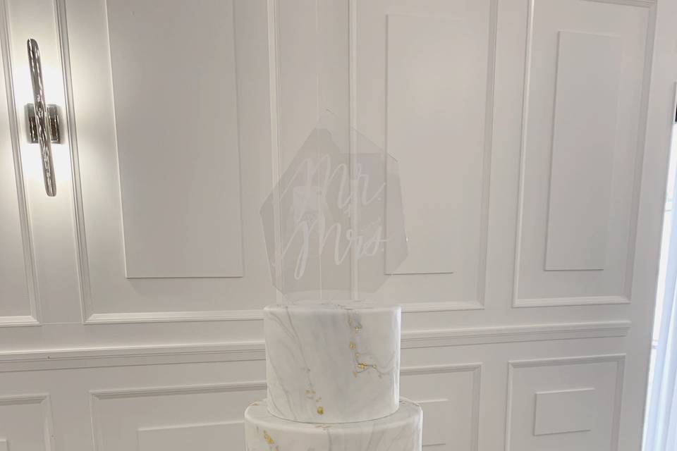 Marble wedding cake