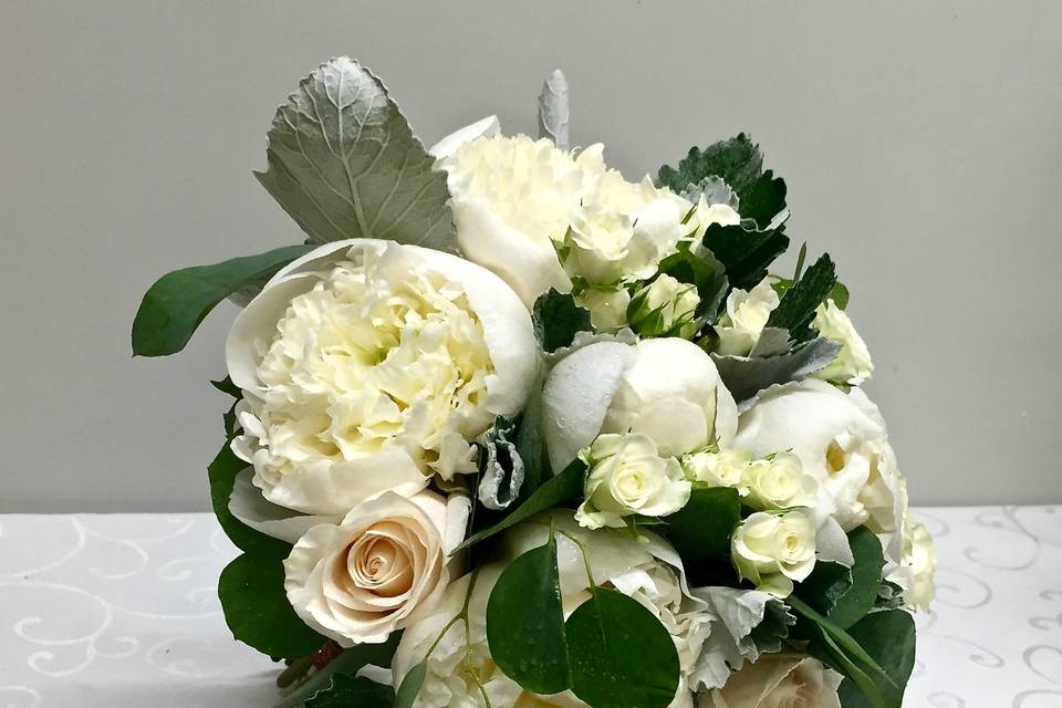 Bridal bouquet with party