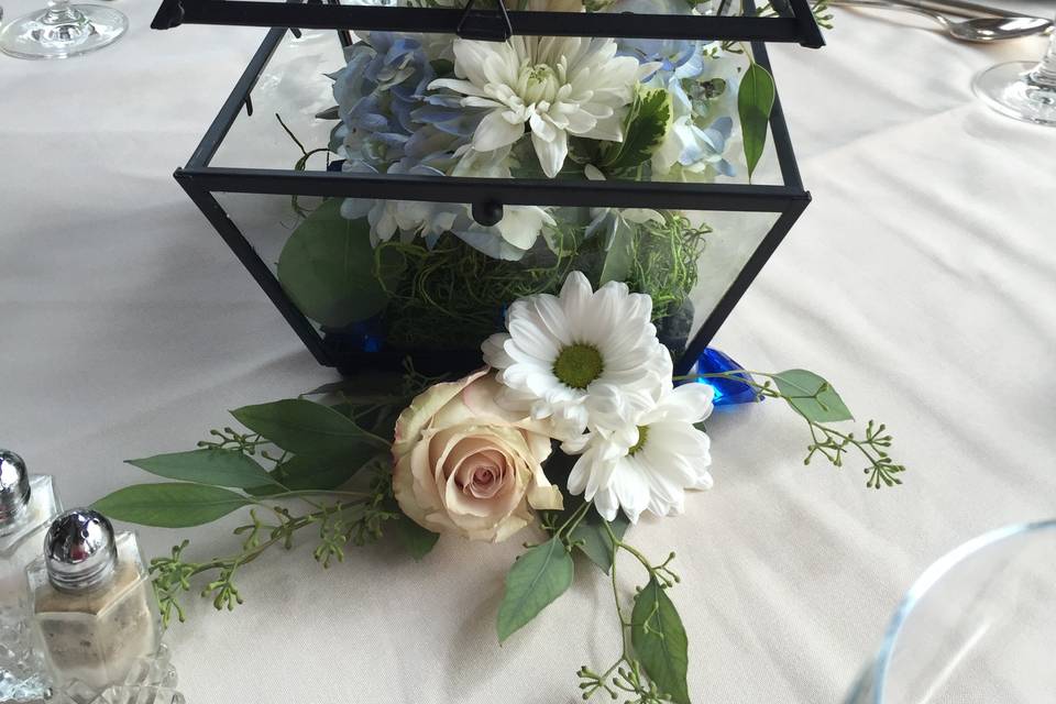 Beautiful lantern centrepieces