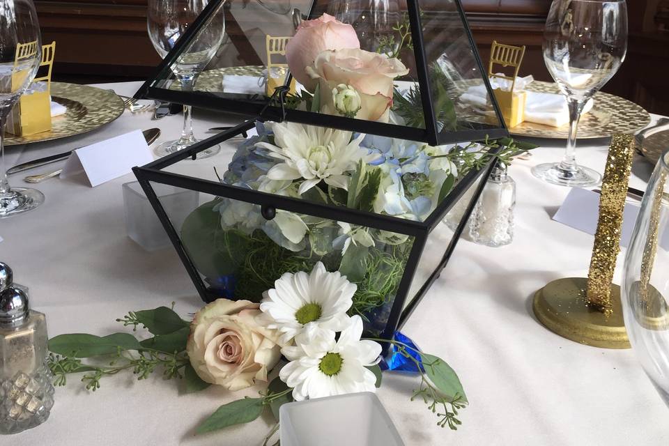 Beautiful lantern centrepieces