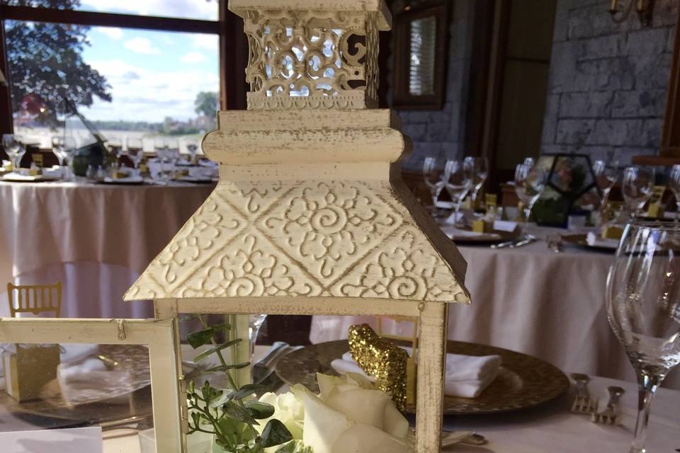 Beautiful lantern centrepieces