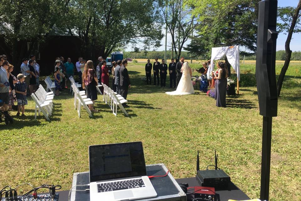 Beautiful Outdoor Wedding
