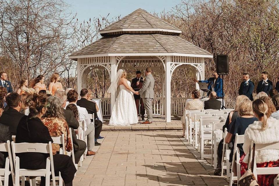 Charming gazebo ceremony