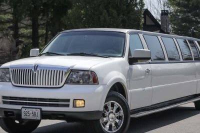 Lincoln Navigator stretch SUV