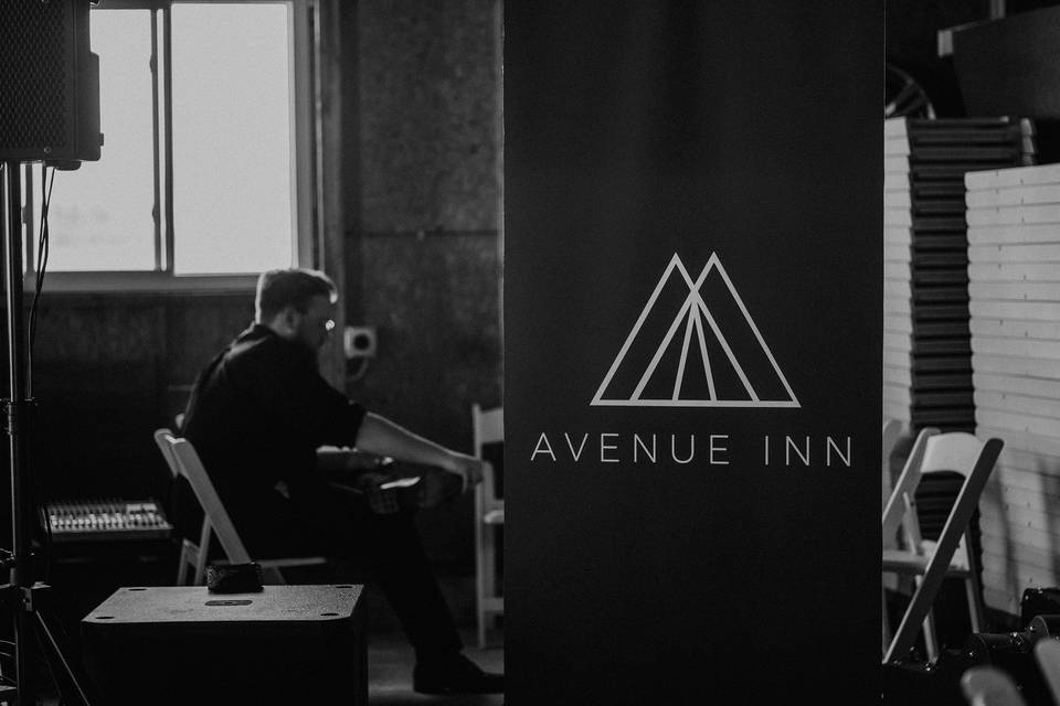 Avenue Inn | Wedding Band