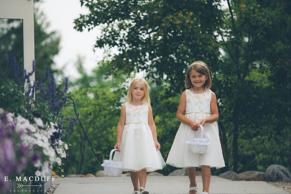 Flower girls at Le Belvedere