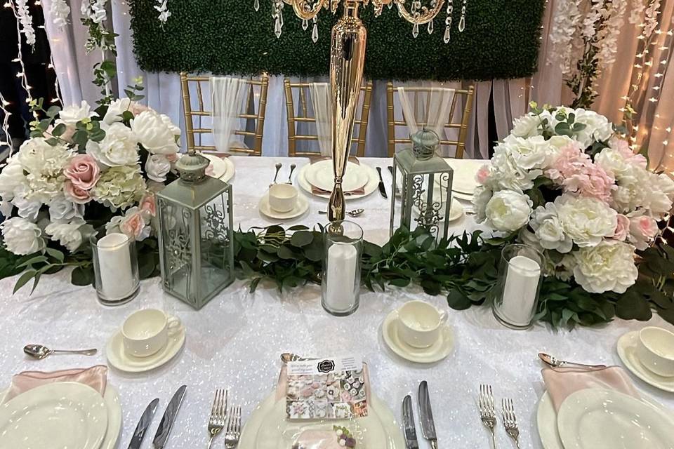 Back drop & Centerpieces