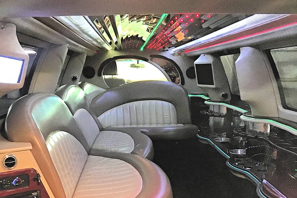Elegant Limo for your Wedding