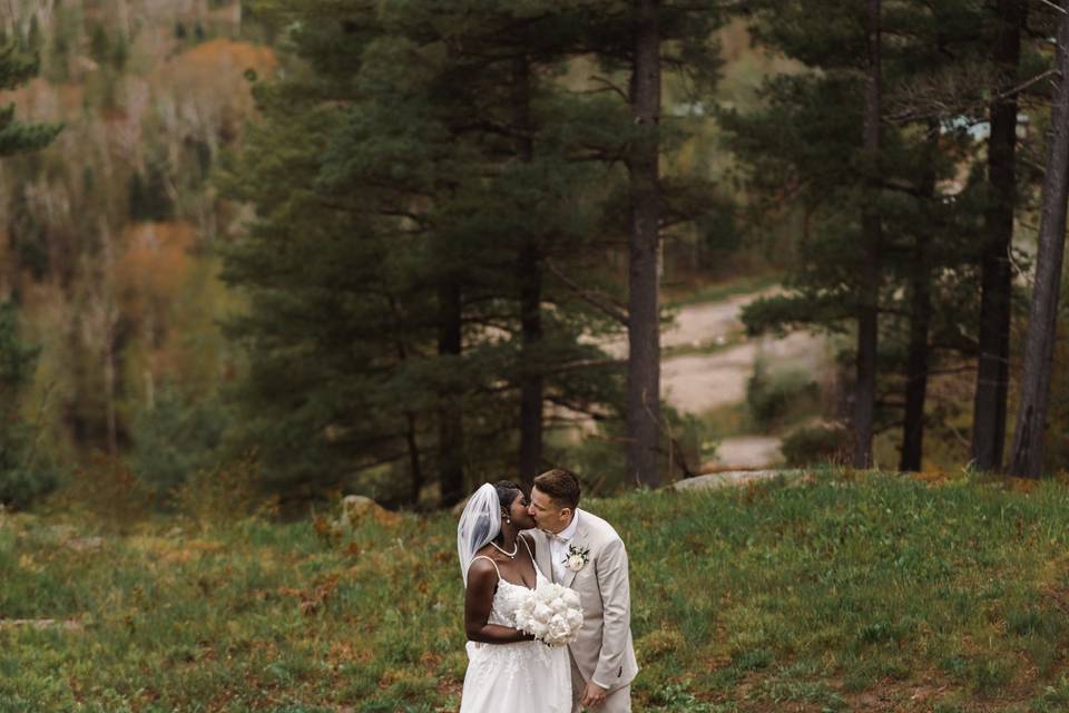 A Scenic Kiss