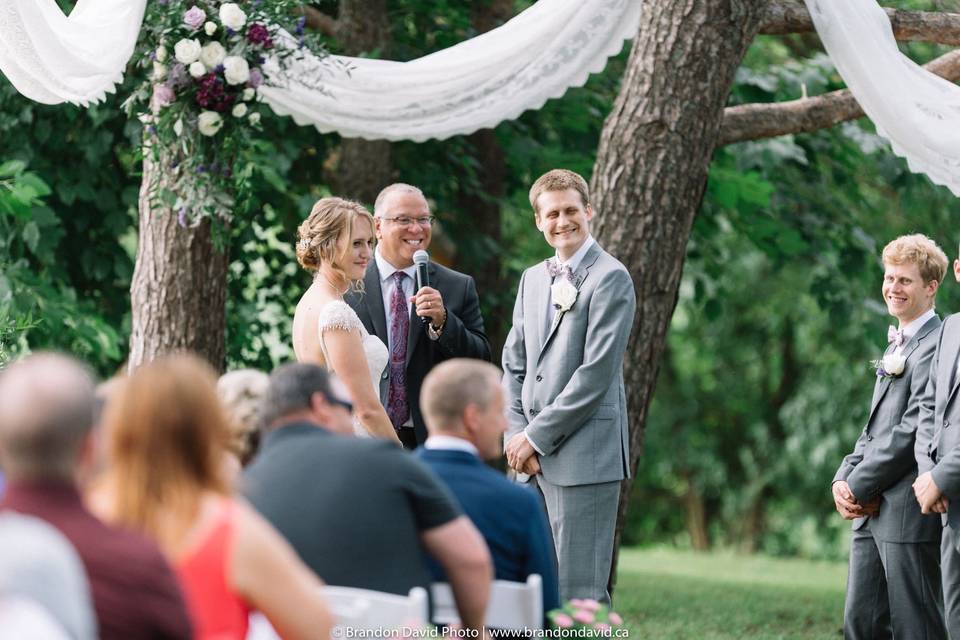 Outdoor wedding fun