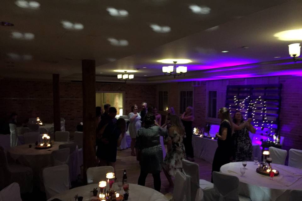 Everyone dancing