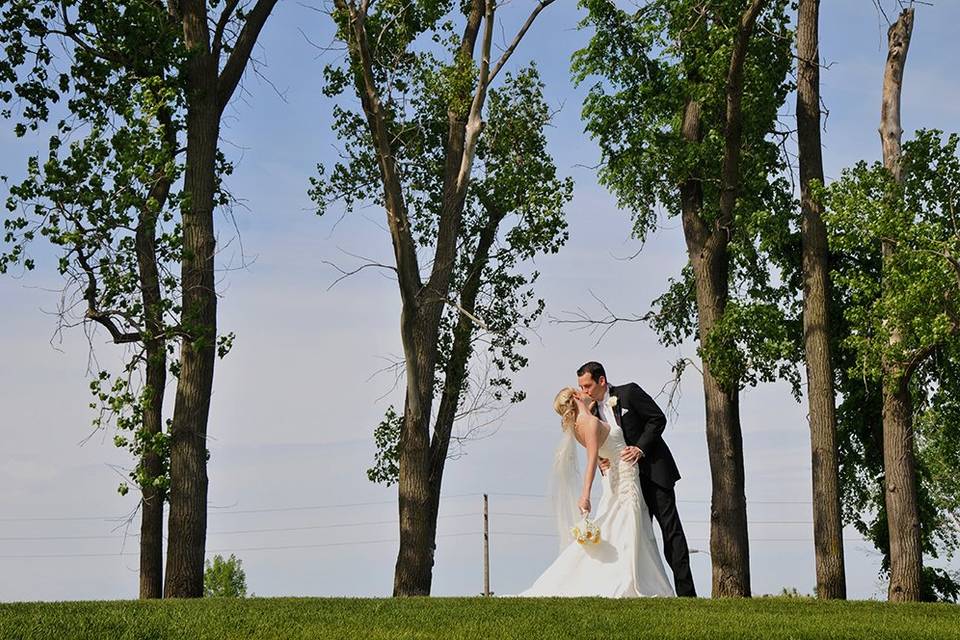 Windsor, Ontario wedding couple