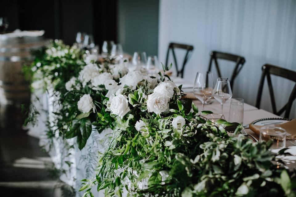 Arch flowers on head table