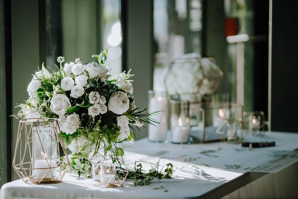 Guest book table