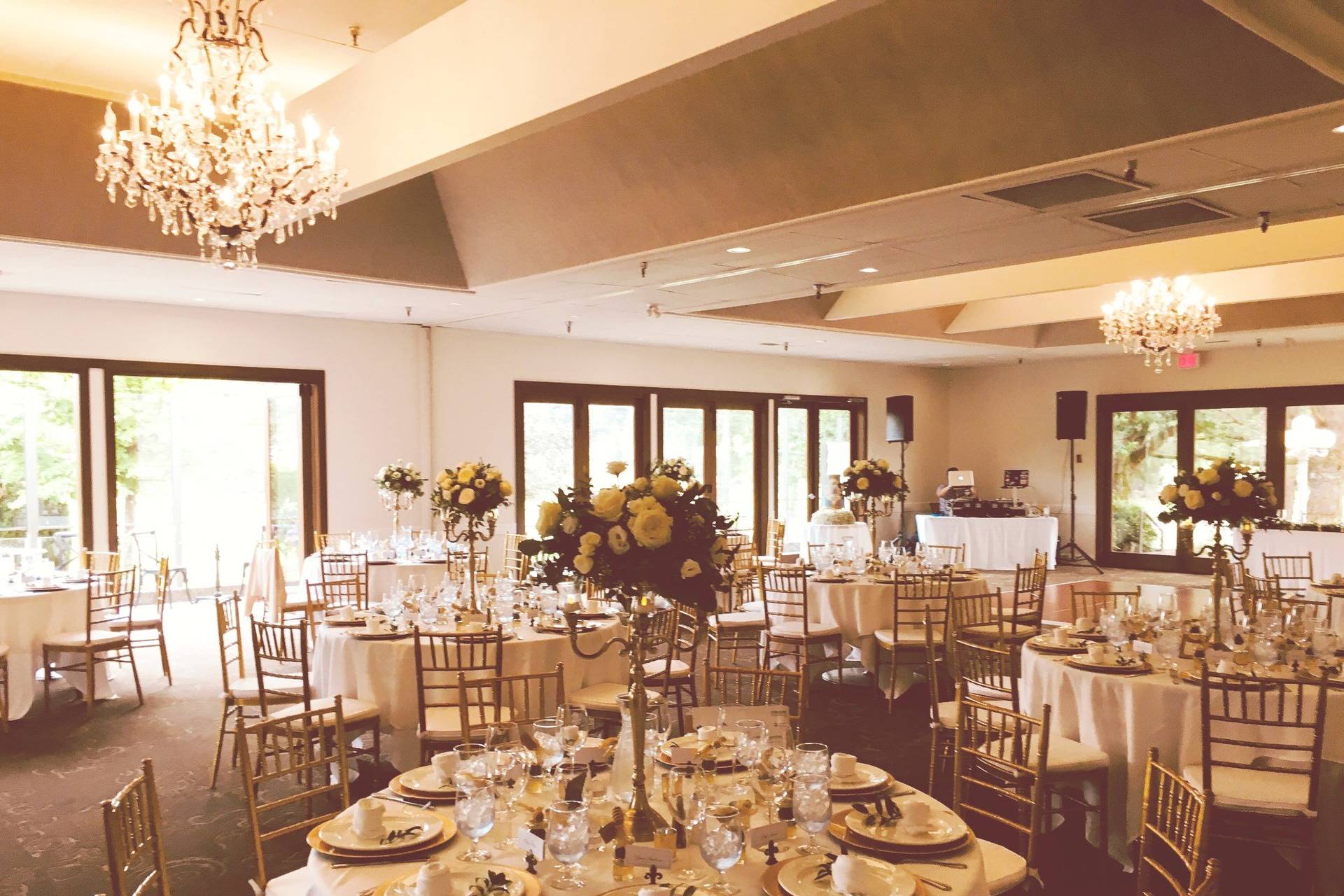 Burnaby Mountain Clubhouse - Venue - Burnaby - Weddingwire.ca