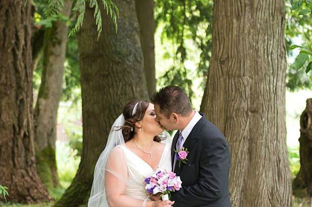 Langley, British Columbia bride and groom