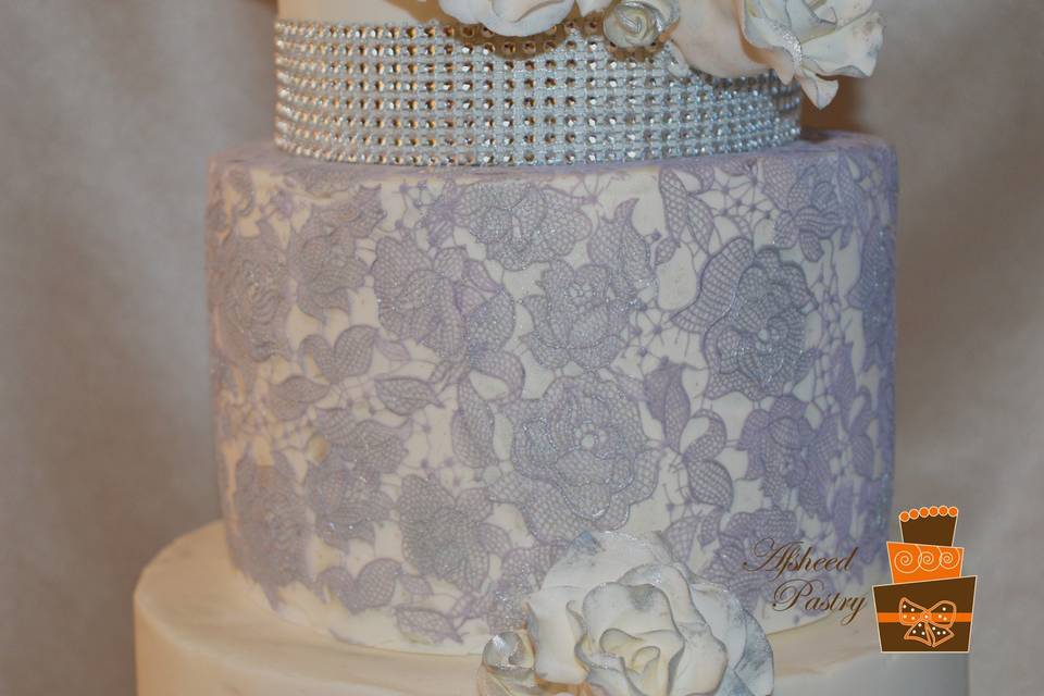 Fondant wedding cake details
