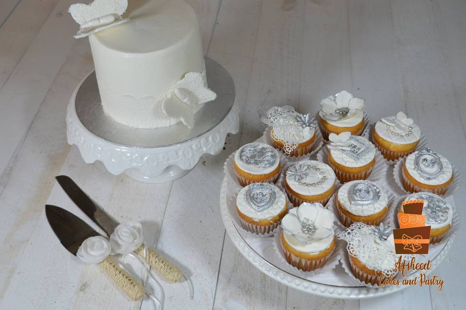 Cake and cupcake set