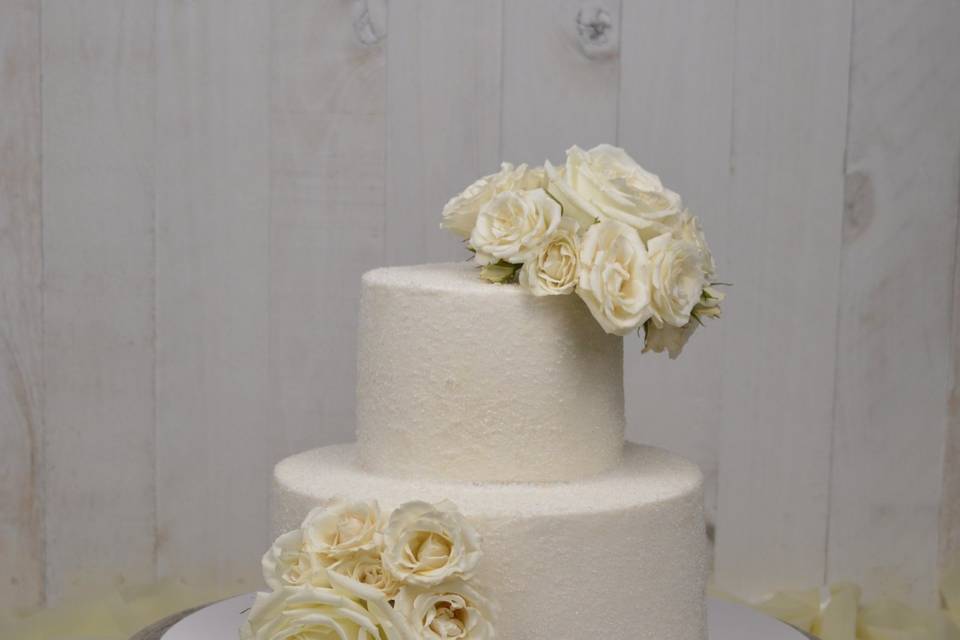 2 tier classic, fresh flowers