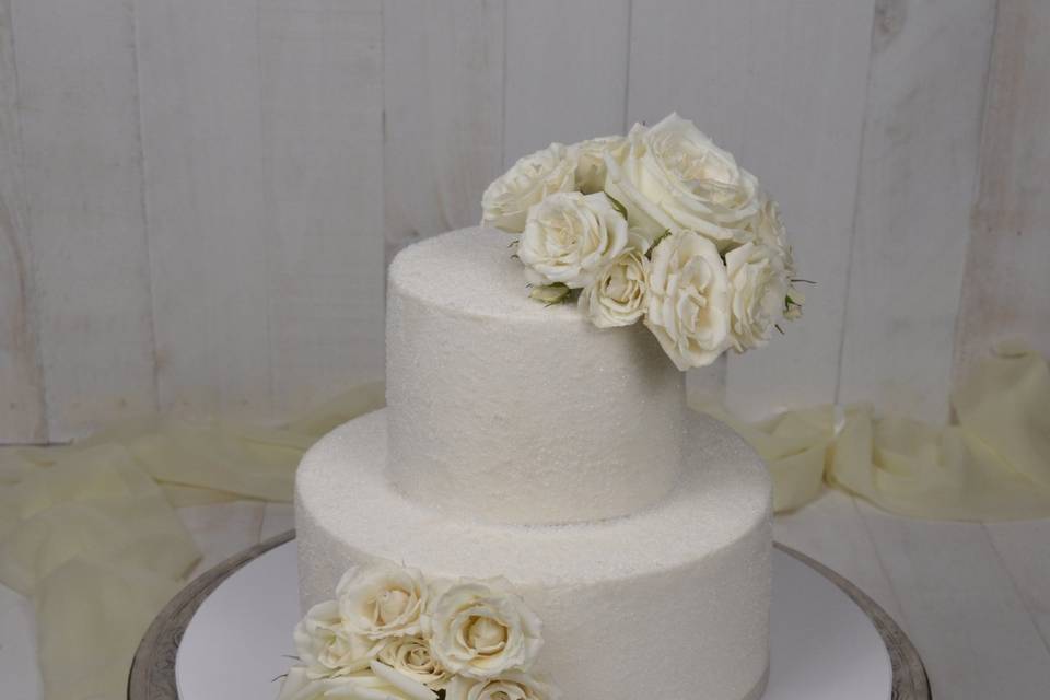 2 tier classic, fresh flowers