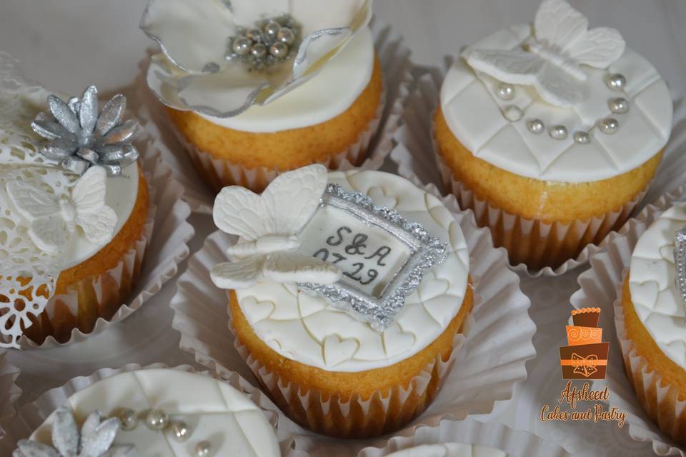 Wedding cupcakes