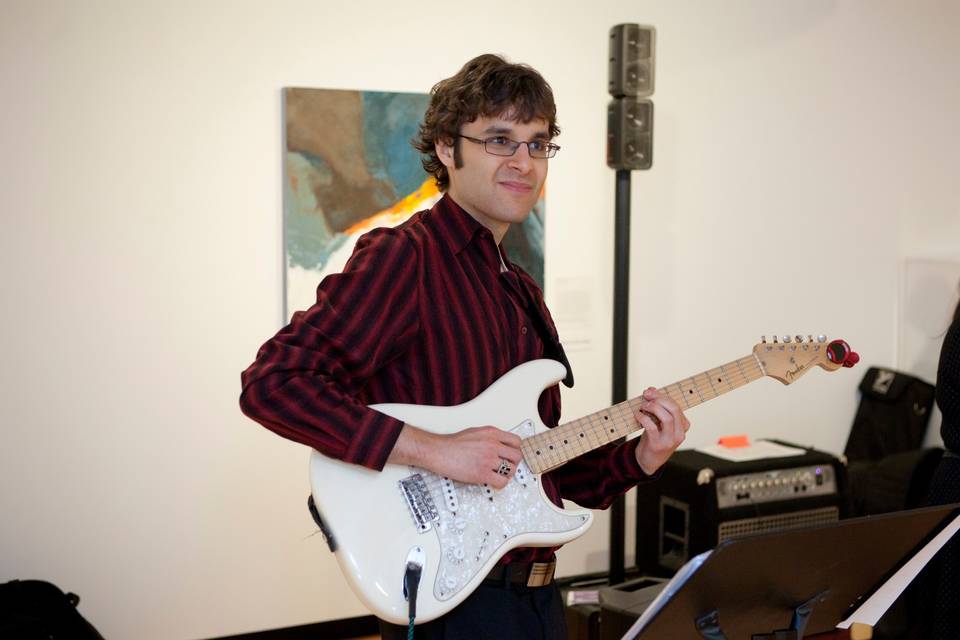 Travis Baynham - Solo Guitarist