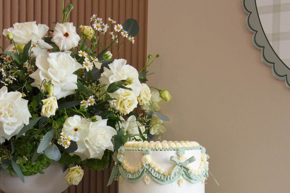 Baby shower cake