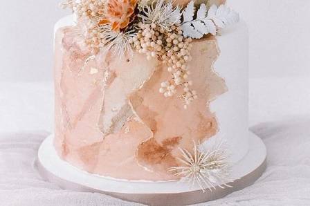 Elegant wedding cake