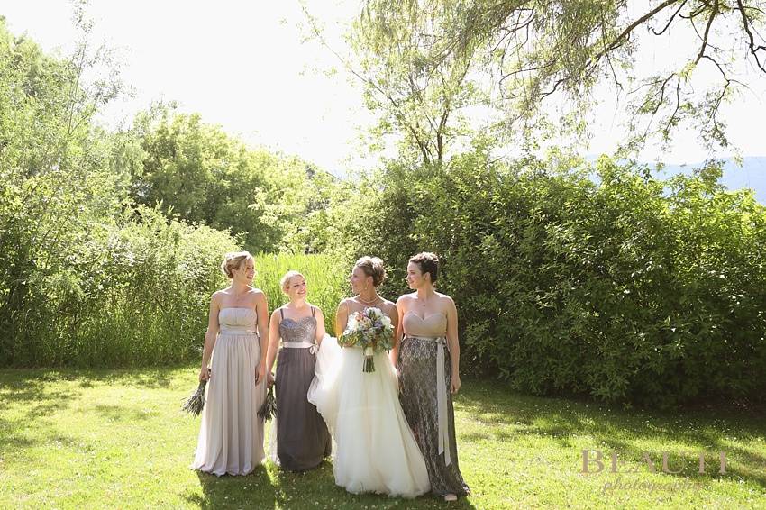 Salmon Arm bride + bridesmaids