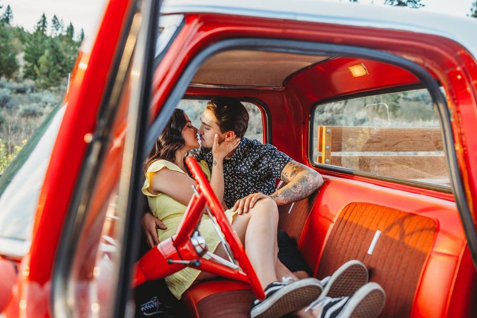 Couple kissing in beer trucktr