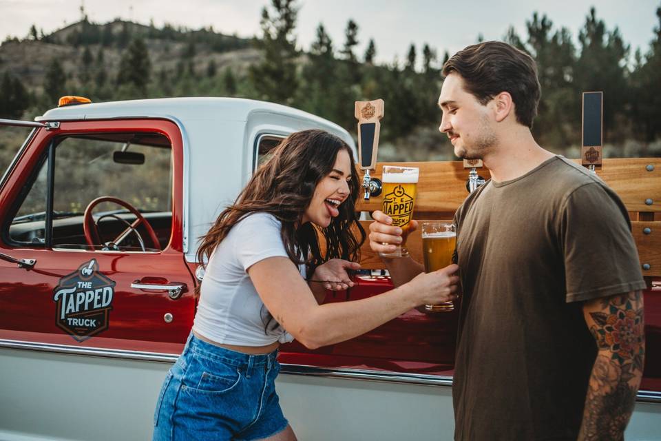 Couple drinking beer