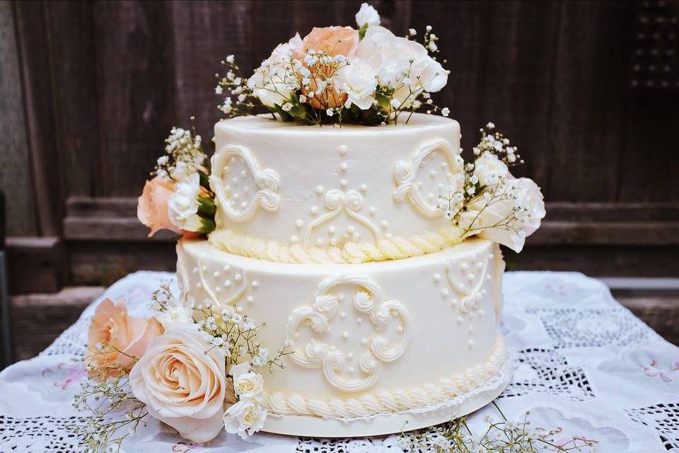 B & J's wedding cake
