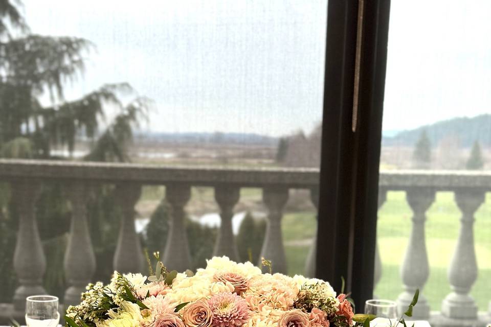 Head Table Florals at Swaneset