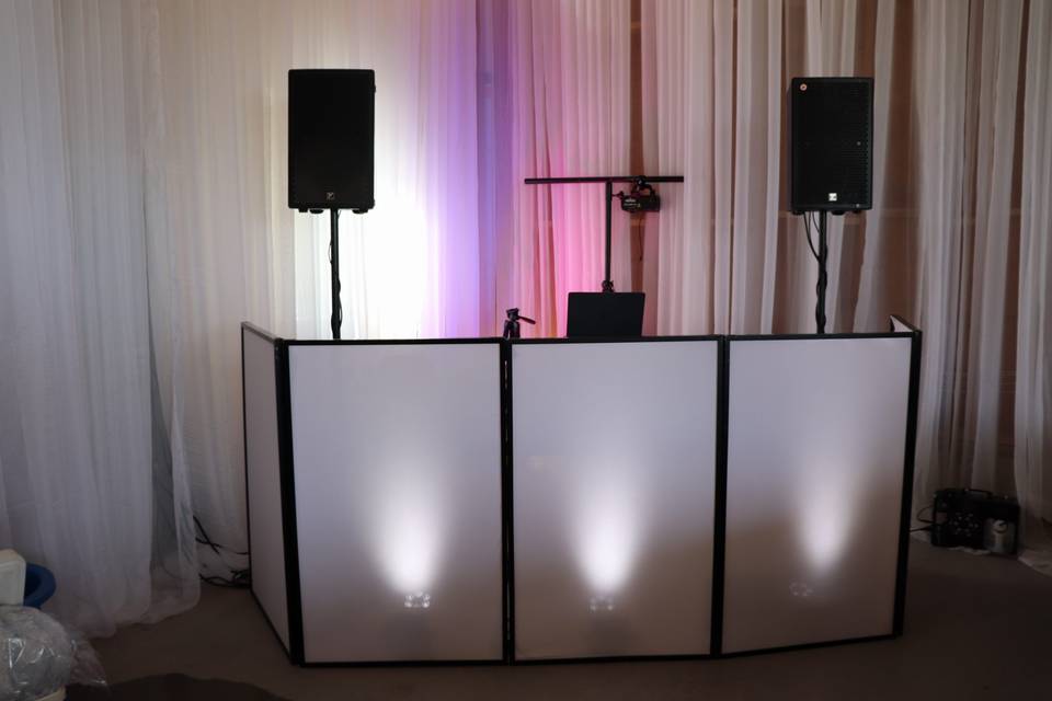 DJ Setup with Facades