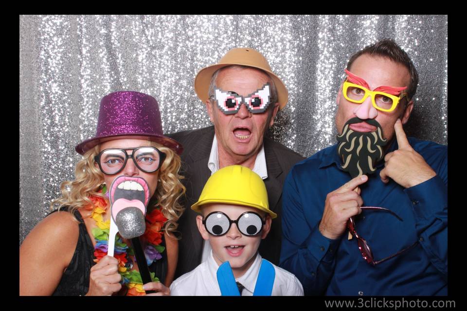 3 Clicks Photo Booths