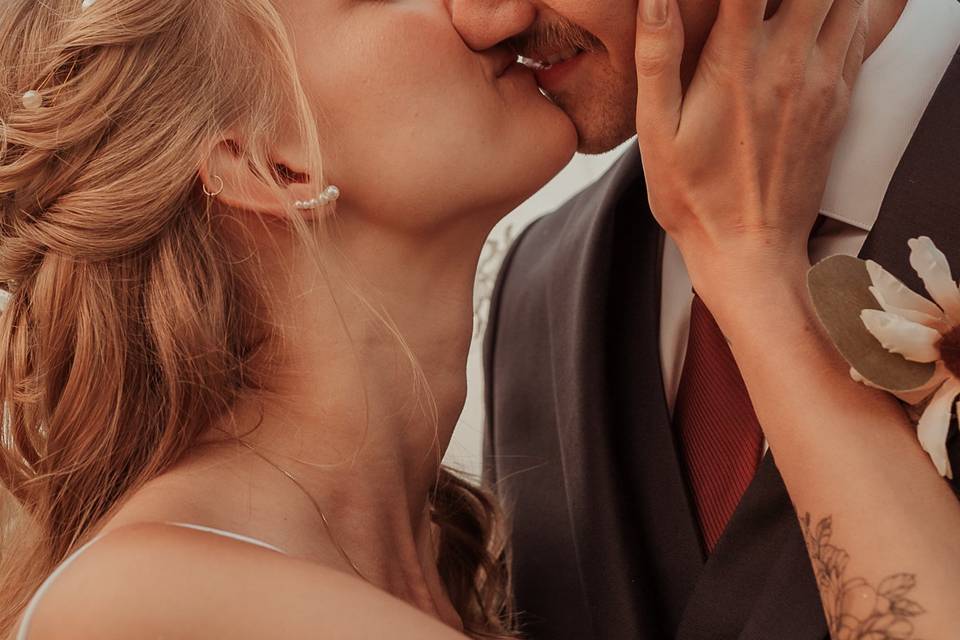 Intimate first kiss
