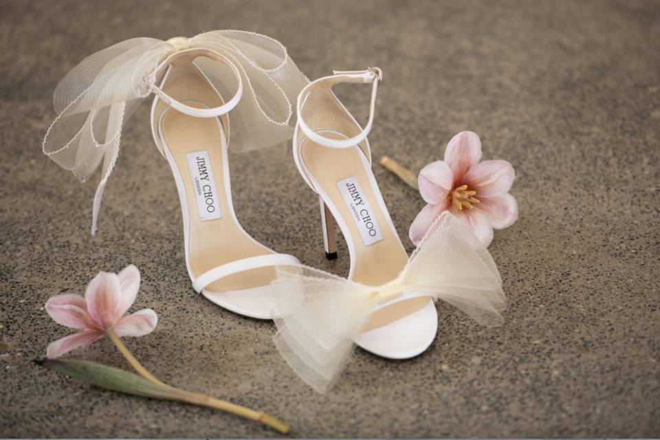 Details with wedding shoes