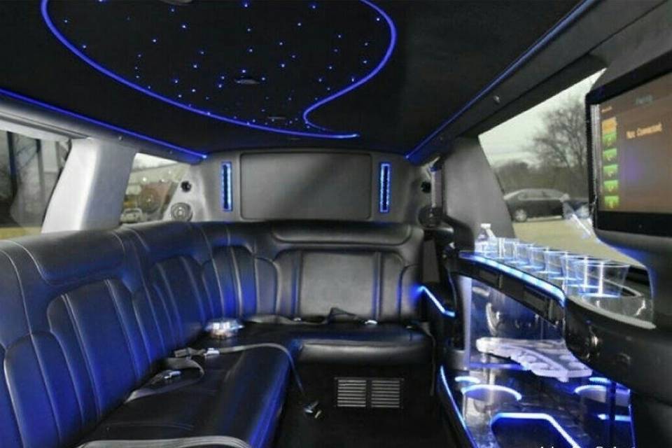 8 to 9 passenger limo