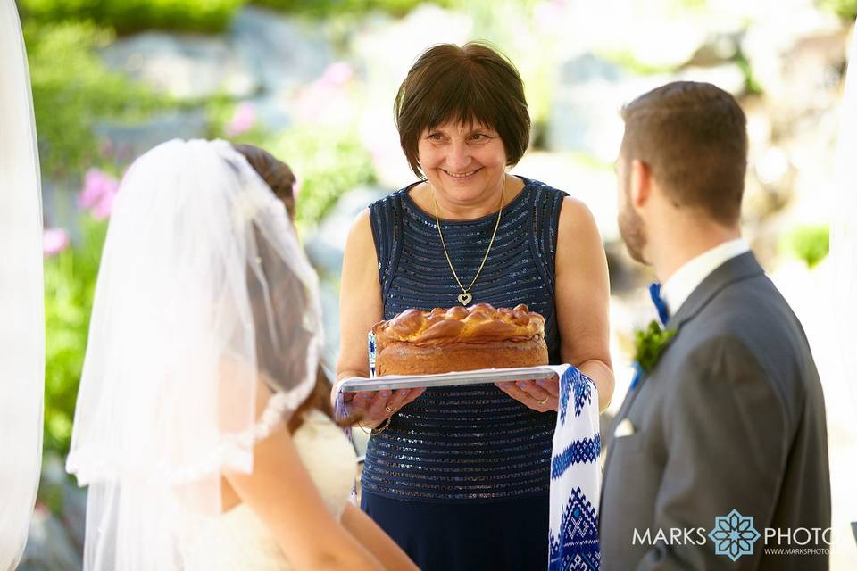 Bread and salt ritual